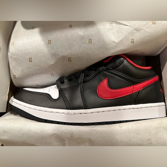 Air Jordan1 Low - Picture 5 of 6